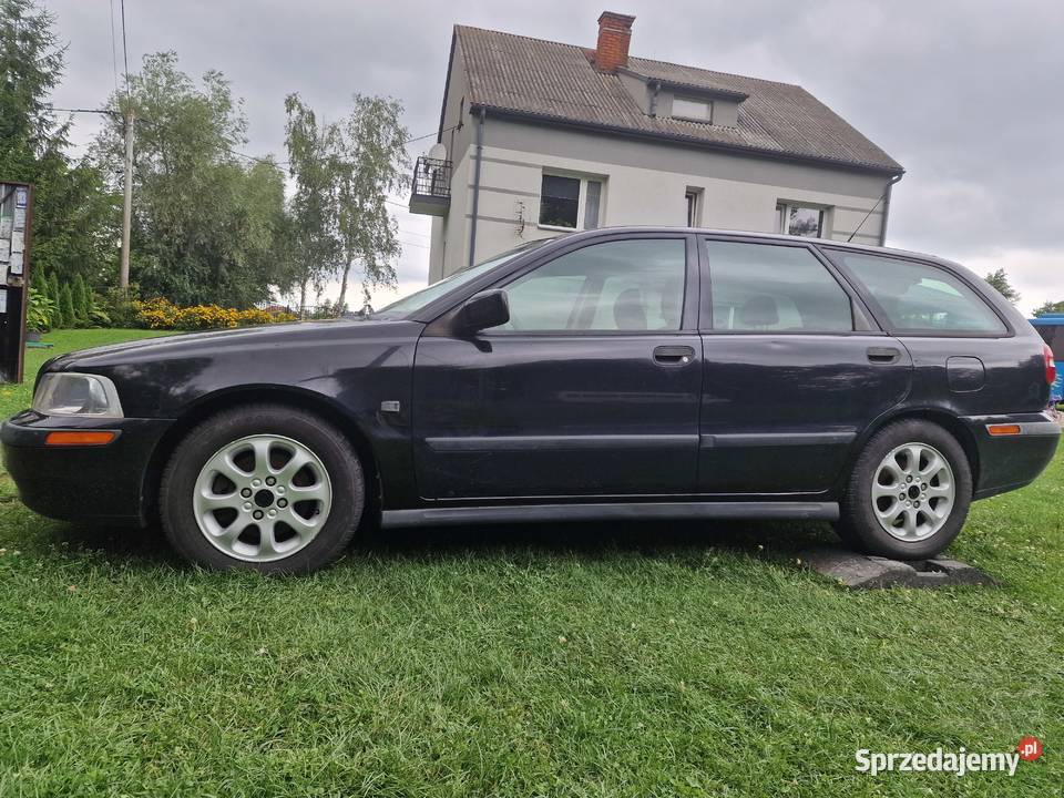 Volvo v40 19tdi 2002r 399000km lubelskie Urszulin