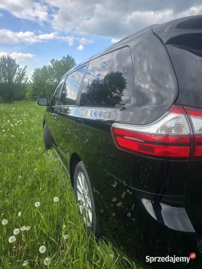 Toyota sienna limited awd Karpacz
