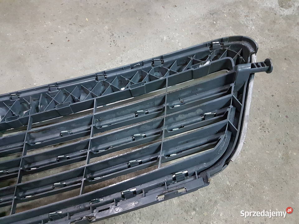 MERCEDES C KLASA W204 2008 2009 ATRAPA GRILL Karoseria Karoseria Turek