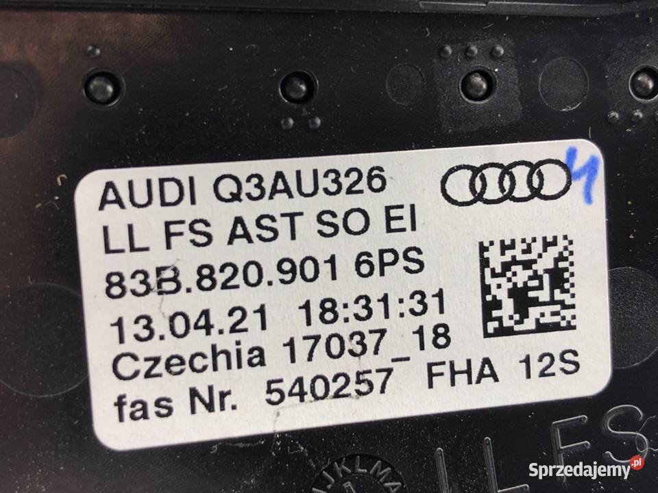 KRATKA NAWIEWU LEWY PRZÓD AUDI Q3 II 83B820901