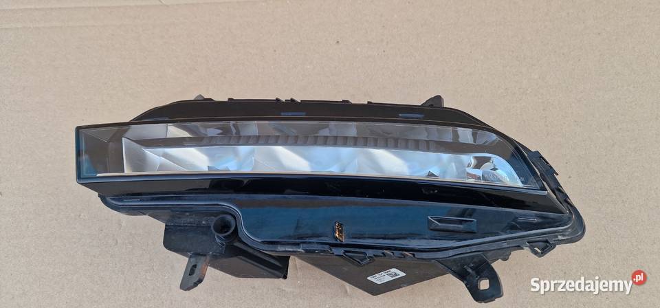 SKODA OCTAWIA III 3 LIFT HALOGEN LED DRL LEWY