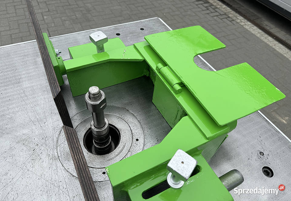 Frezarka dolnowrzecionowa GOMAD typ DCFDA Sierakowska Huta