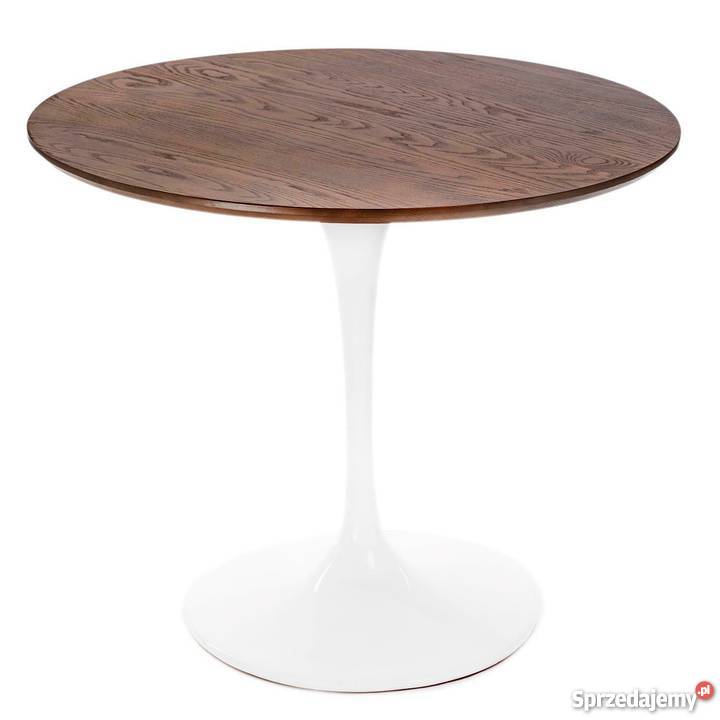 Okrągły stół z drewnianym blatem