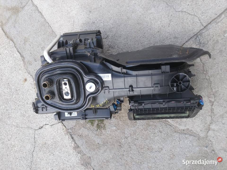 VW Touran III 5T1 nagrzewnica elektryczna Rok produkcji 2016 zachodniopomorskie