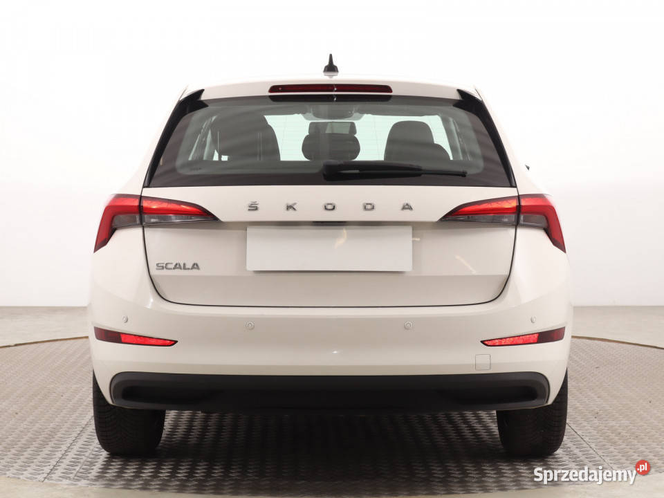 Skoda Scala 10 TSI światła do jazdy dziennej