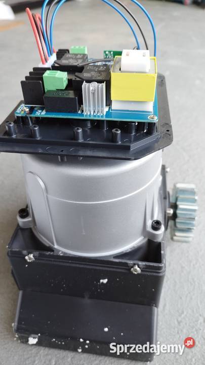 Automat do bramy przesuwnej na pilota WiFi