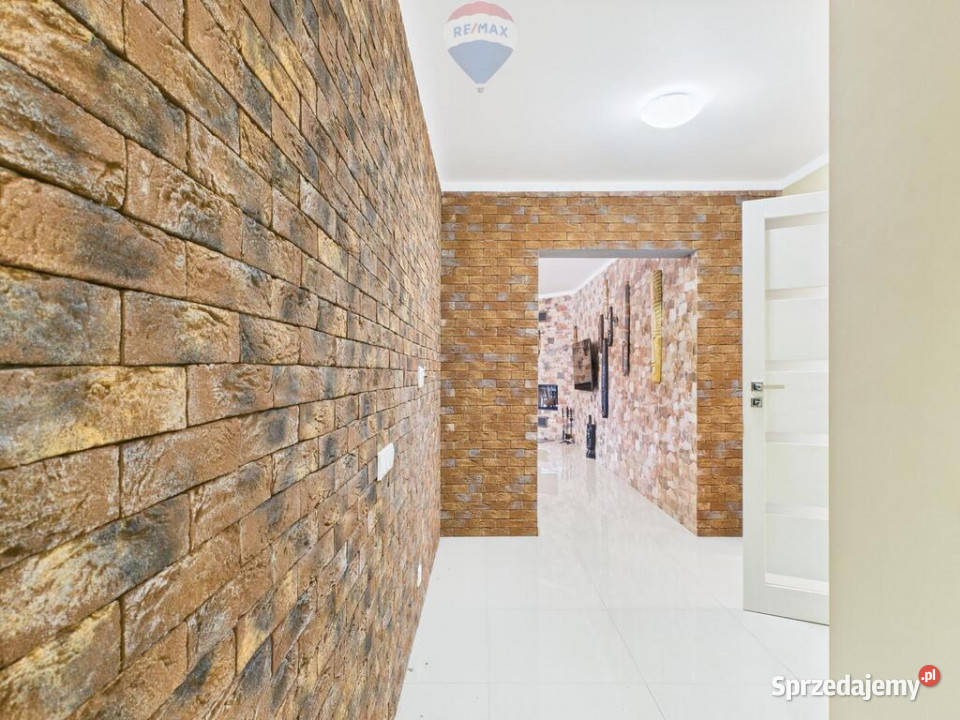 Dom jednorodzinny Bydlino asfalt