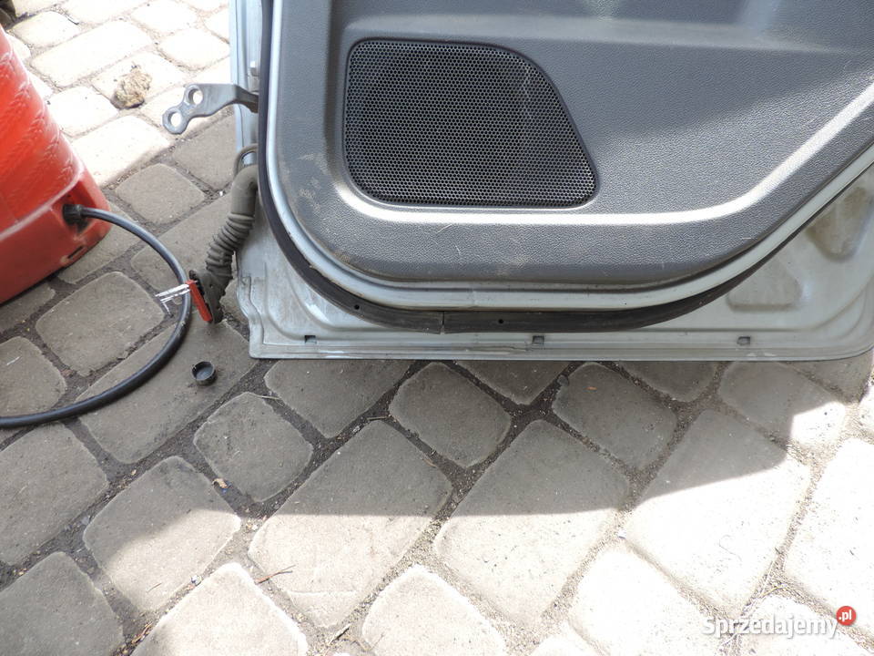 FORD FOCUS MK2 KOMBI DRZWI PRAWY TYŁ KOLOR D1 Nowy Sącz