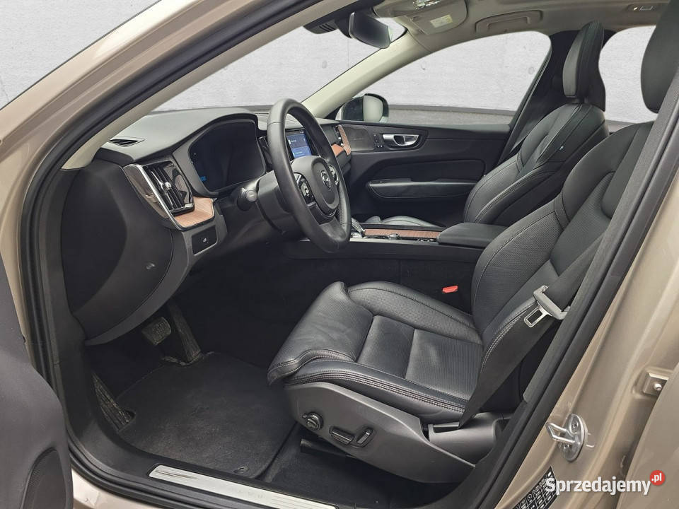 Volvo XC 60 II 2017 beżowy Komorniki