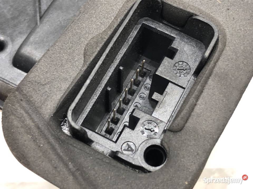 ZAMEK DRZWI PRAWY TYŁ VW GOLF VII Hatchback sprzedam