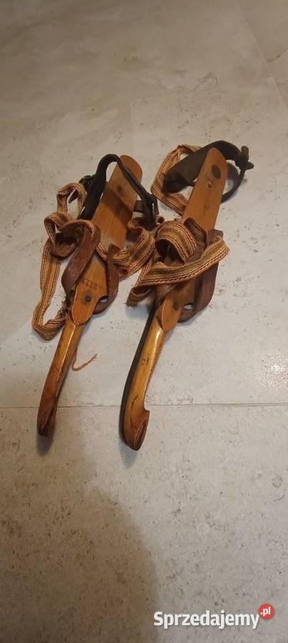 Stare drewniane łyżwy muzealne Nysa