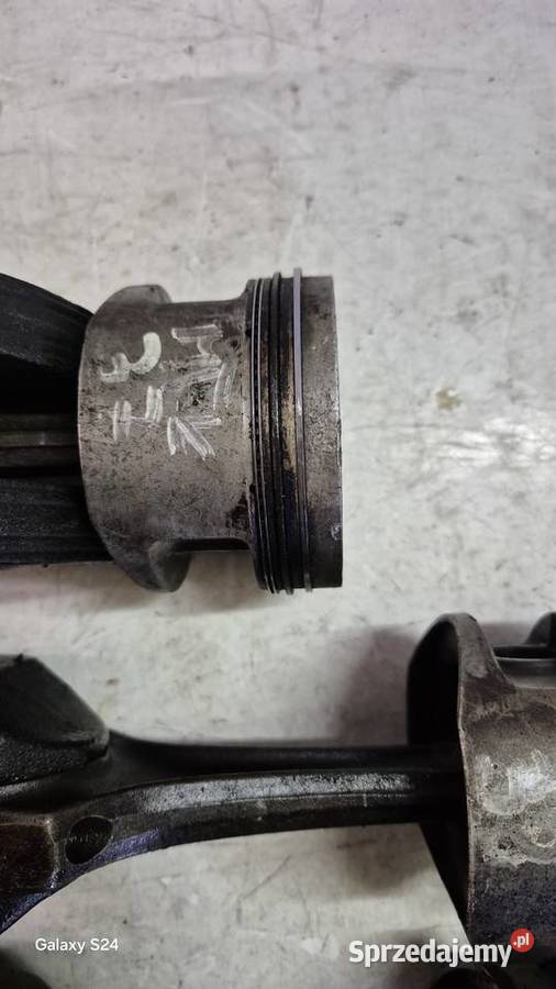 WAŁ KORBOWY Z TŁOKAMI BMW 18 8V E30 E34 518 318 Kiczyce