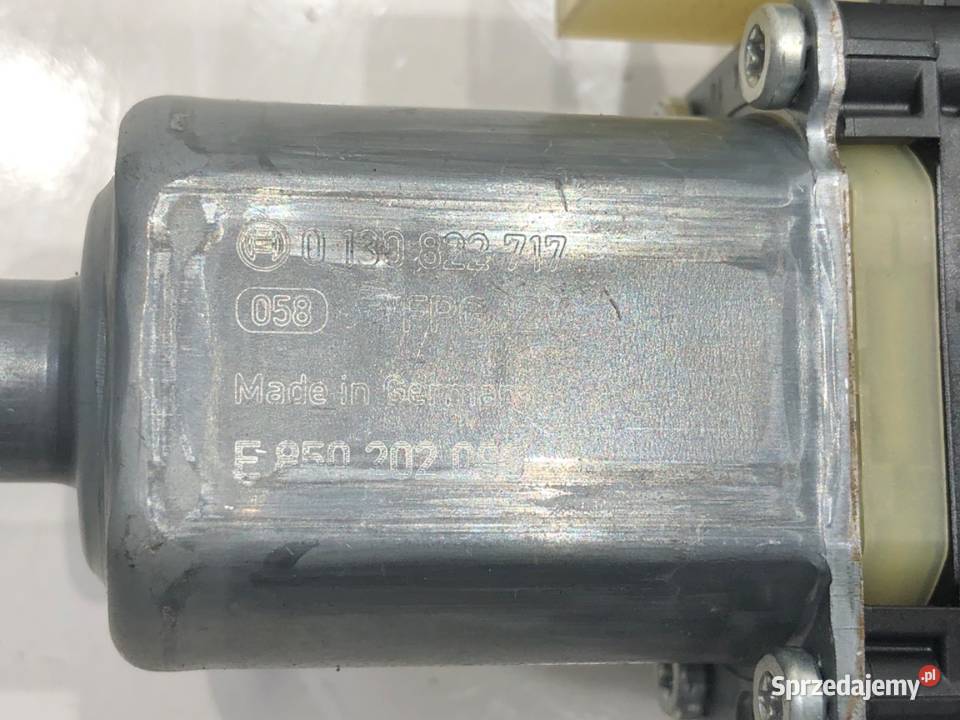 PODNOŚNIK SZYBY LEWY PRZÓD SKODA KAROQ Hatchback