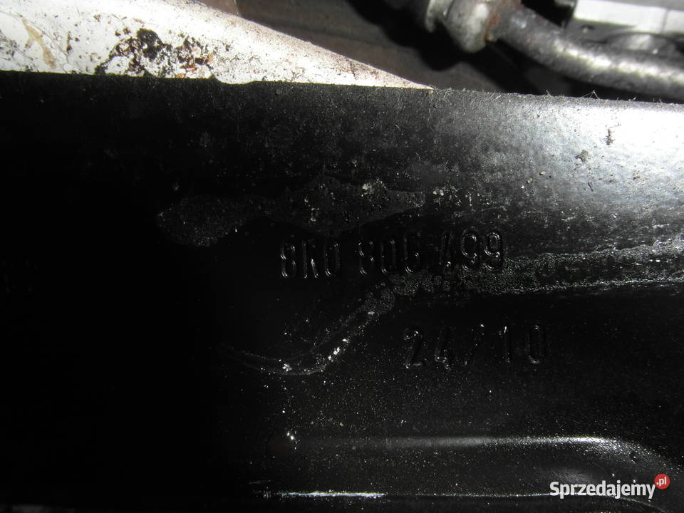 PŁYTKA PAS PRZEDNI AUDI A4 B8 8K0805499