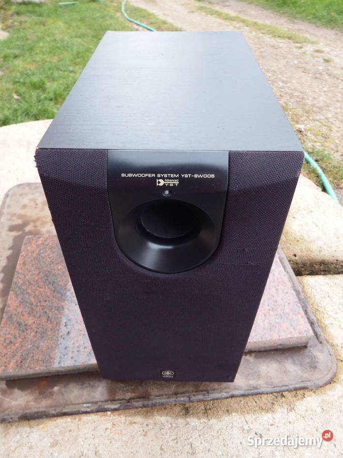 Subwoofer aktywny Yamaha YSTSW005 Solidny