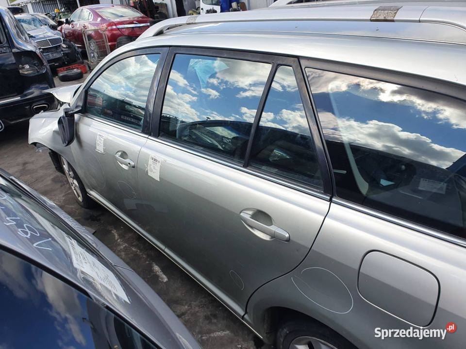 DRZWI LEWE TYŁ TOYOTA AVENSIS T25 1C0 osobowe Pozostałe Lipno