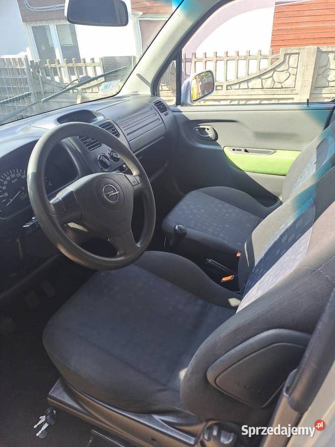 Opel Agila 12