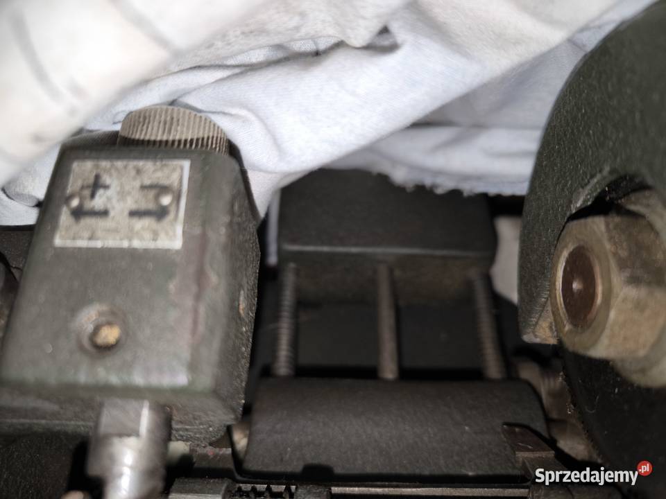 Maszyna do dorabiania kluczy masywna Niemiecka Pozostałe usługi Trzebinia