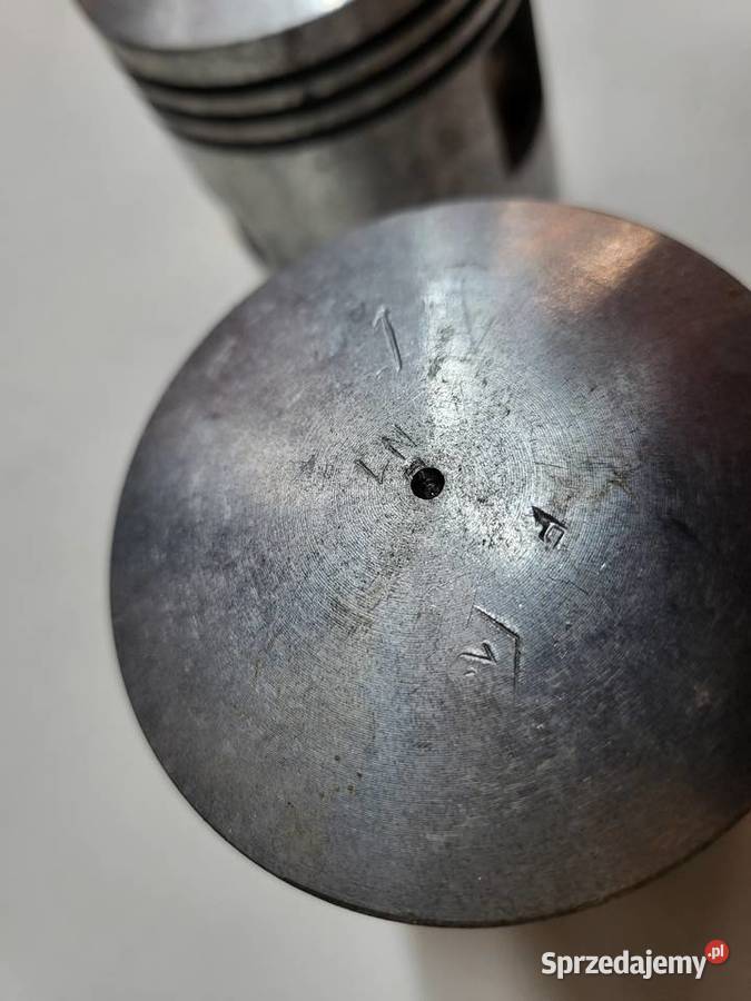 Syrena fabrycznie nowy zestaw tłoków N1 na I osobowe Chodzież