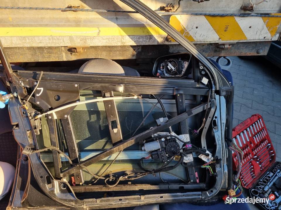 Audi RS6 C5 S6 A6 4B0 4B5 Listwy Drzwi Dolne osobowe Zestawy części blacharskich Skawina