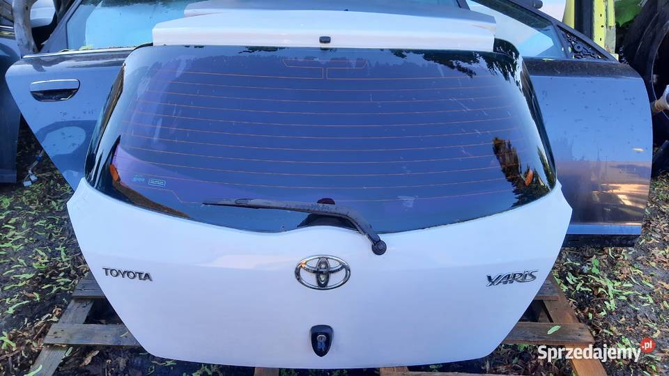 klapa bagażnika TOYOTA YARIS II kompletna biała Dębno