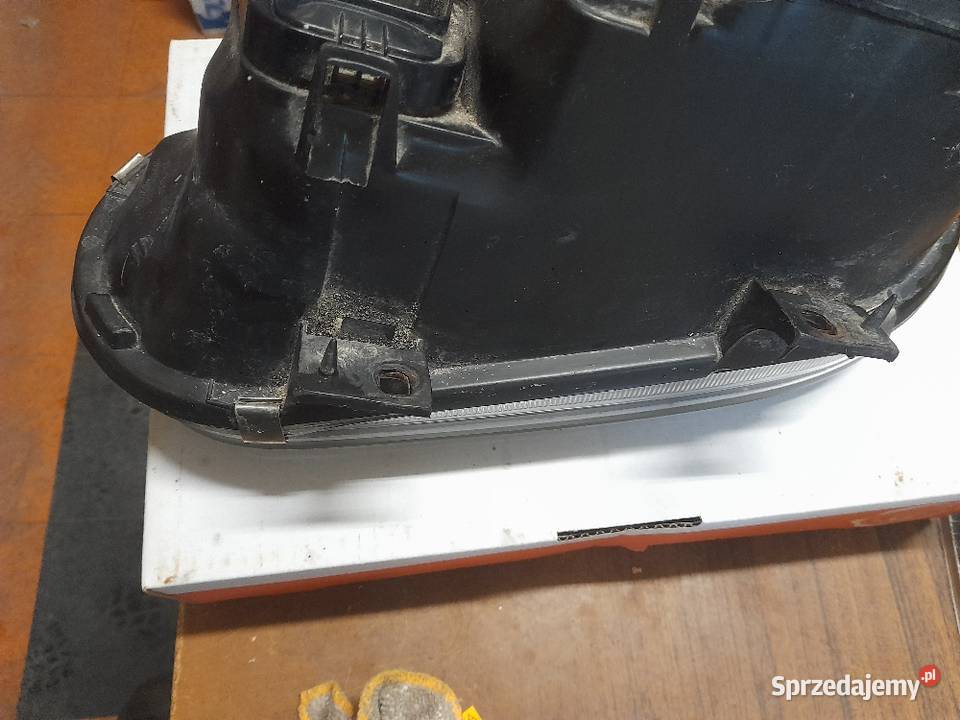 Lampy reflektory przednie ringi golf 4 Częstoborowice