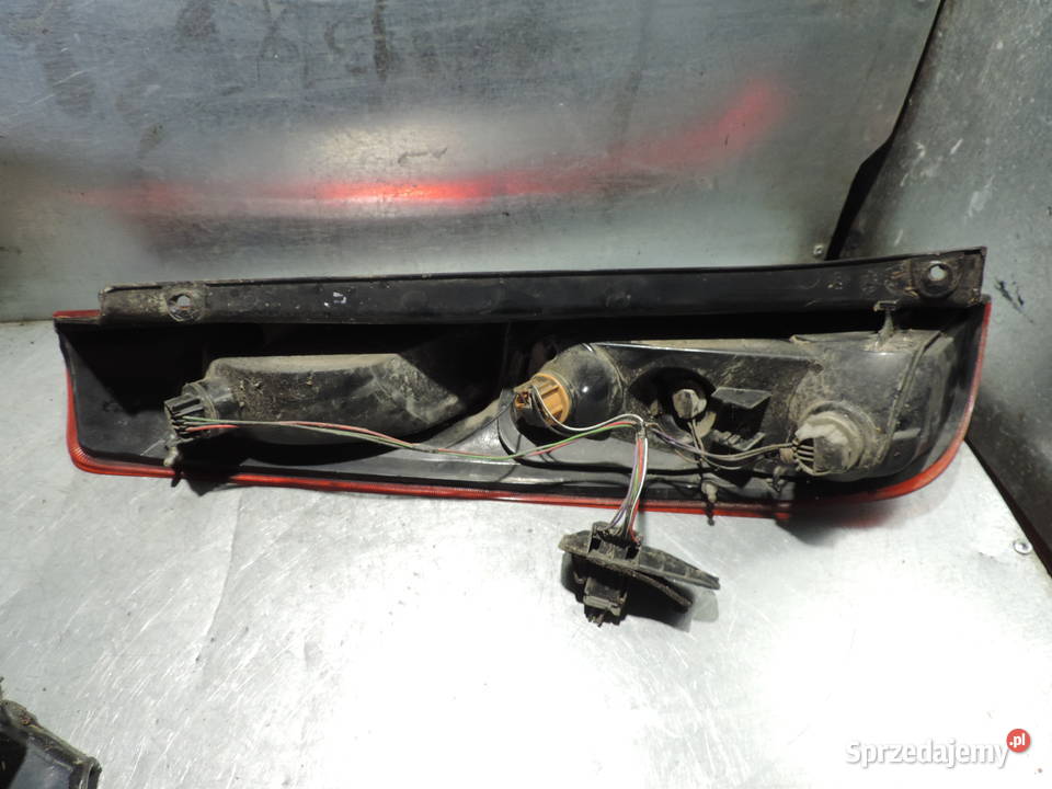 LAMPA PRAWY TYŁ TYLNA FORD FIESTA MK6 FL Rok produkcji 2008