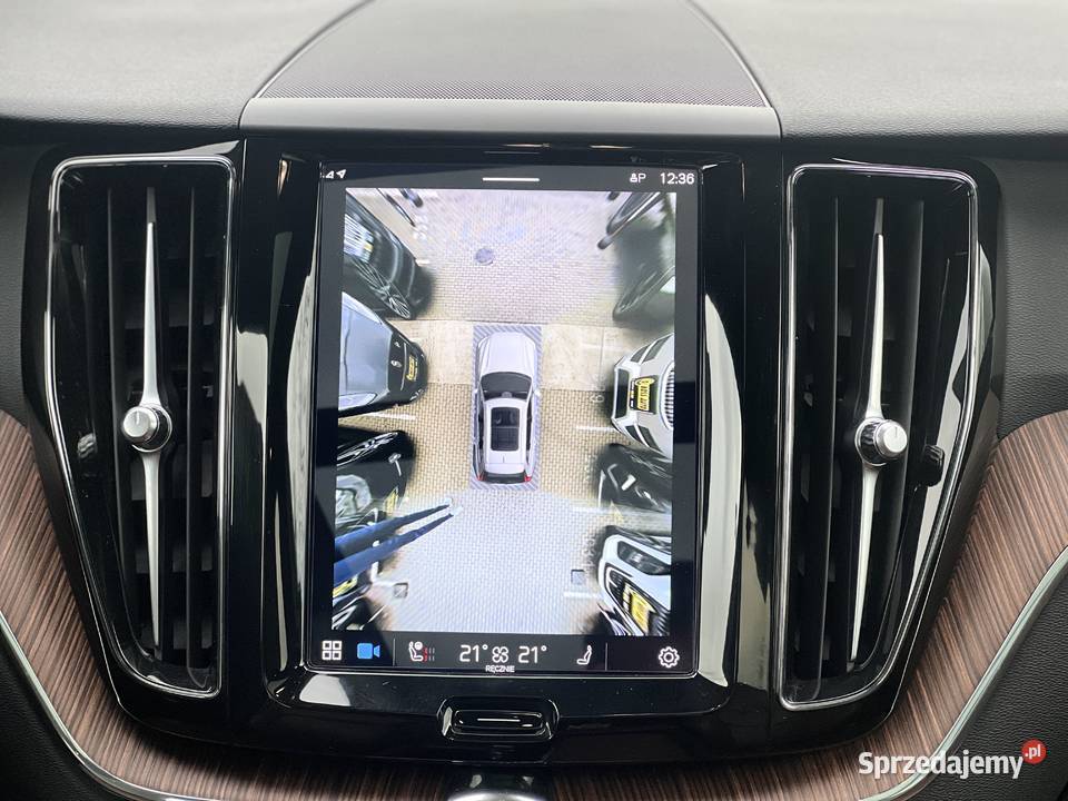 Volvo XC60 2023 300KM Warszawa