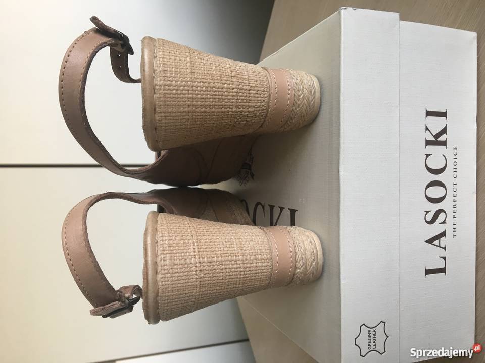 Damskie skórzane koturny firmy Lasocki Łódź