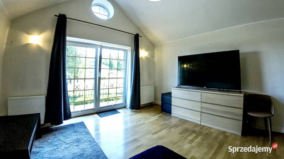 Stylowy dom z dużą działką w Redzie Reda