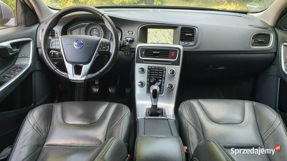 Volvo V60 20 D4 190 Momentum NAVI BiXenon Skóra ESP Chmielnik sprzedam