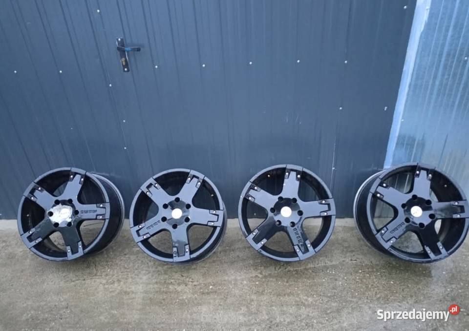Felgi 18 Momo aluminiowe Samochodowe Świerczów