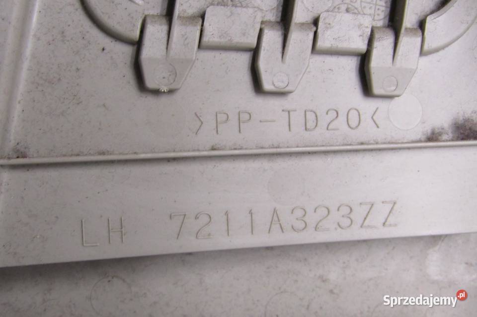 OSŁONA POSZYCIE SŁUPKA GÓRNE LEWE MITSUBISHI Osłony i zaślepki