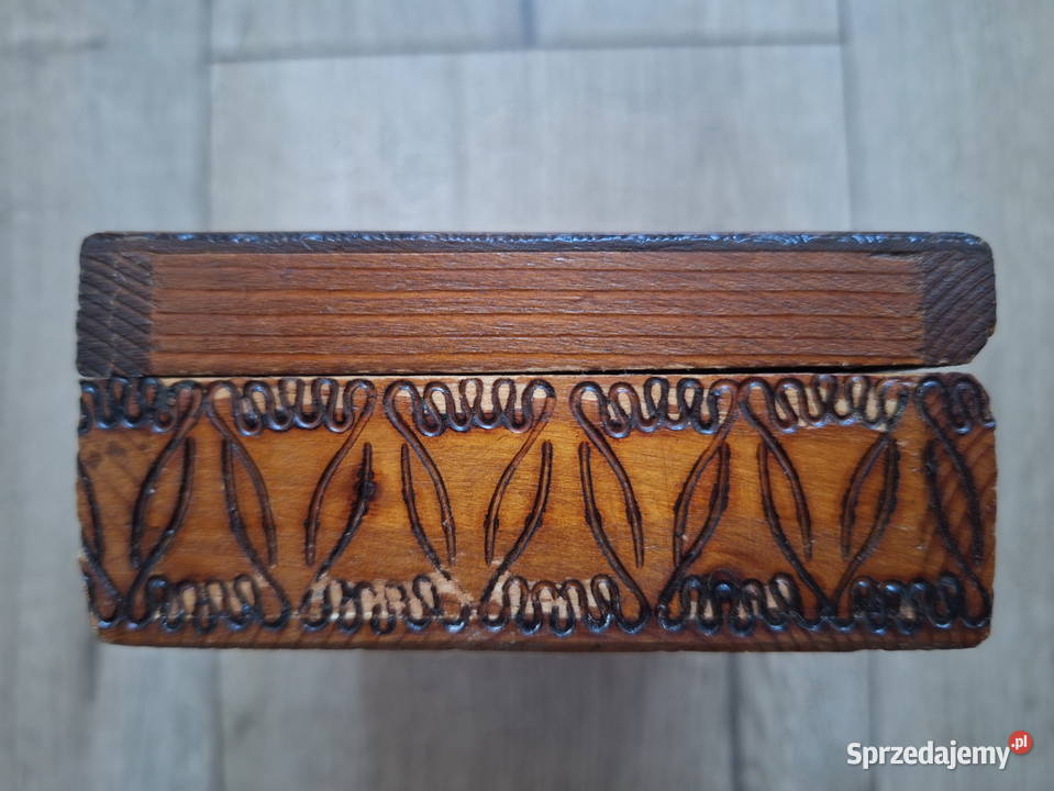 szkatułka drewniana PRL Krosno sprzedam