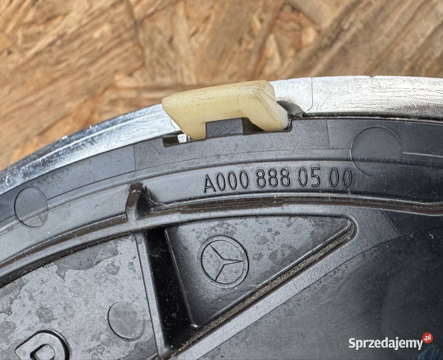 Znaczek Logo emblemat grilla atrapy Mercedesbenz Sieraków