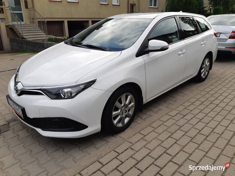 Toyota Auris II Kombi 14 D4D 2018 pomorskie