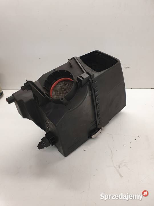 OBUDOWA FILTRA POWIETRZA AUDI A6 C6 4F0133835AH osobowe Przystajń