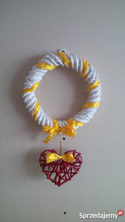 dekoracje wielkanocne wiklina papierowa