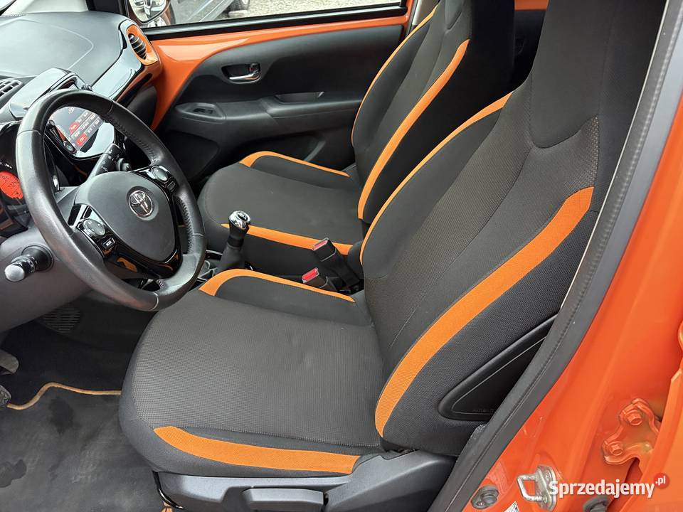 Salon BezwypKlima kamera cofaniaI właścicel Ledy manualna Libiąż