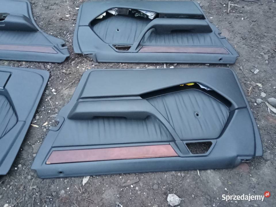 Mercedes W124 kombi wnętrze skóra czarna boczki Działyń sprzedam