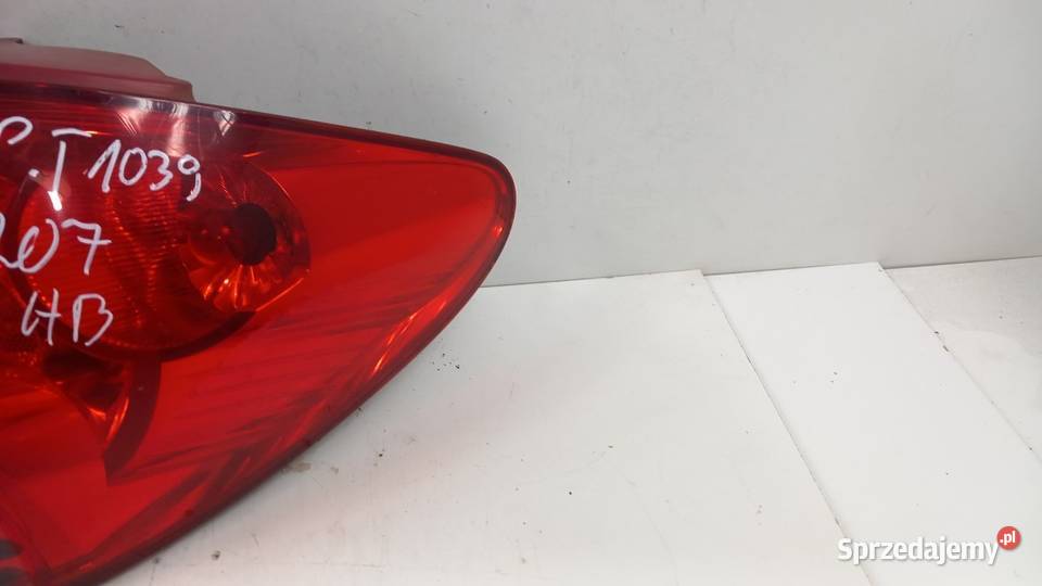 PEUGEOT 207 HB LAMPA TYŁ PRAWA WKŁAD Zbierkowo