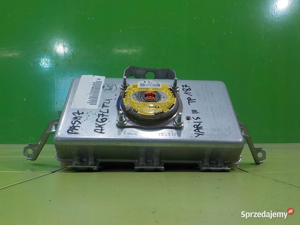 TOYOTA YARIS III 15 B AUT 17 HB 5D AIRBAG osobowe