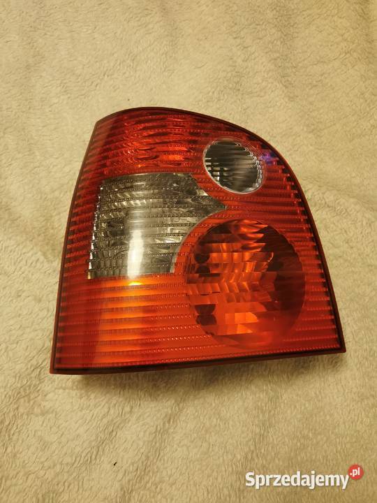 Lampa vw Polo lV 9N tylna 3 drzwi klosz