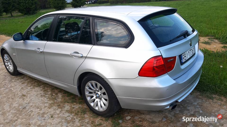 BMW Seria 3 E91 320d 2009 1995cm3 Czarna Górna