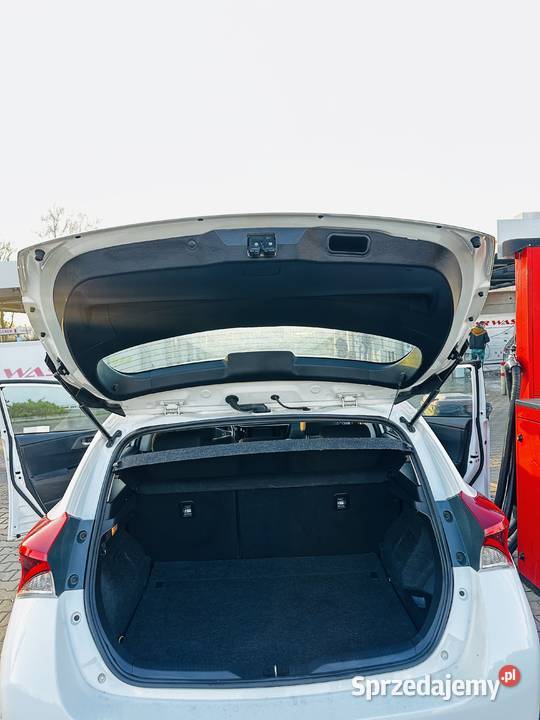 Toyota Auris Hatchback 2017 HYBRID 135 PREMIUM Kraków