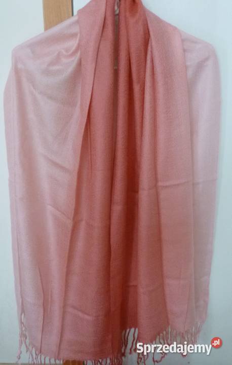 Różowy cieniowany miękki szal z frędzlami mazowieckie Warszawa