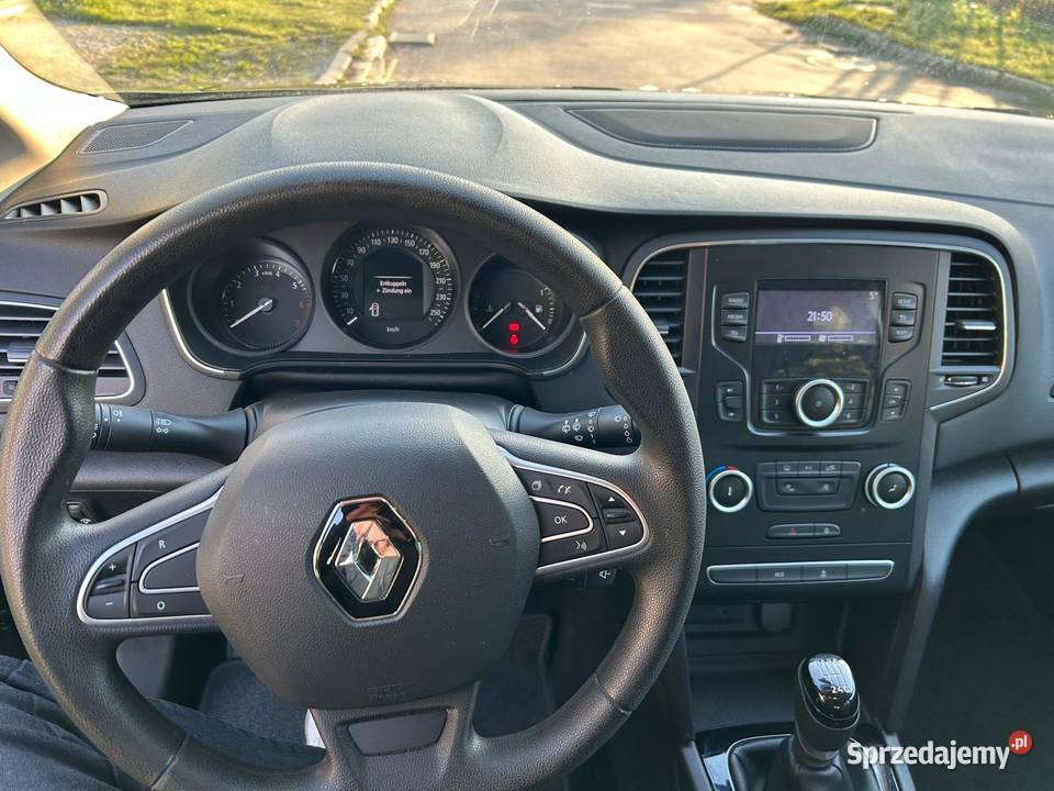 Renault Megane 12 Turbo 2016 mały przebieg