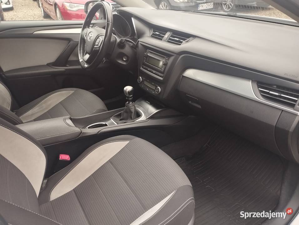 TOYOTA AVENSIS SALON POLKSA 2018 Rok produkcji 2017 Warszawa