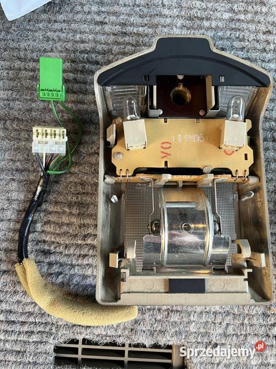 Lampka wnętrza Volvo 960 beżowa