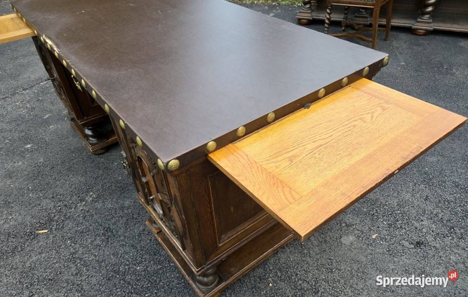 Gabinet z niesamowitym biurkiem 9276